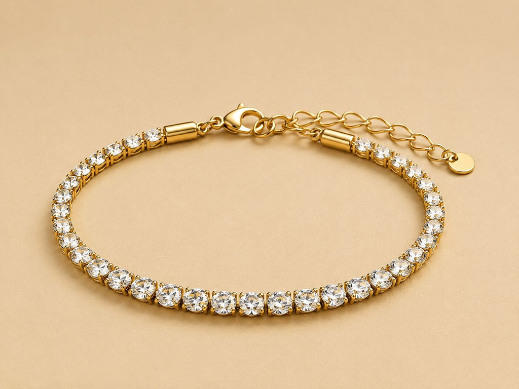 Pulseira dourada com zircônia