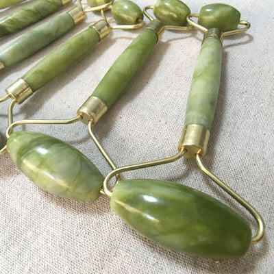 Jade Ritual — Rolo Facial + Pedra Gua Sha